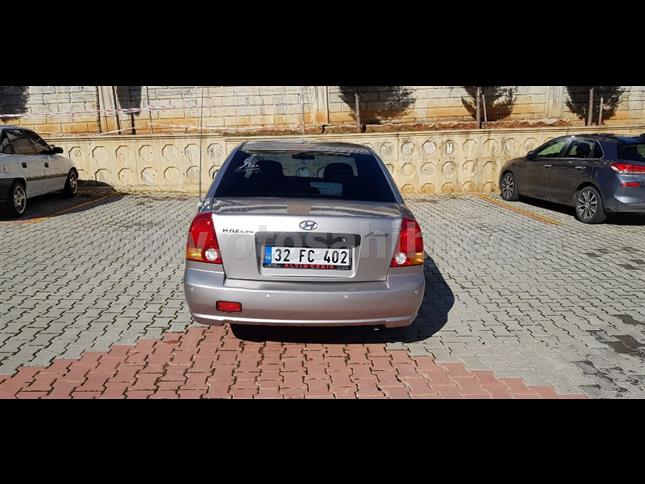 SAHİBİNDEN 2004 HUNDAİ ACCENT 1.3 KLİMALI FULL BAK