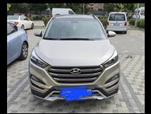 Ailece kullanılan, neredeyse yeni gibi araba, acil