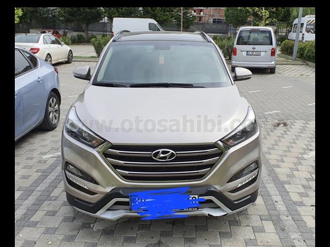 Ailece kullanılan, neredeyse yeni gibi araba, acil